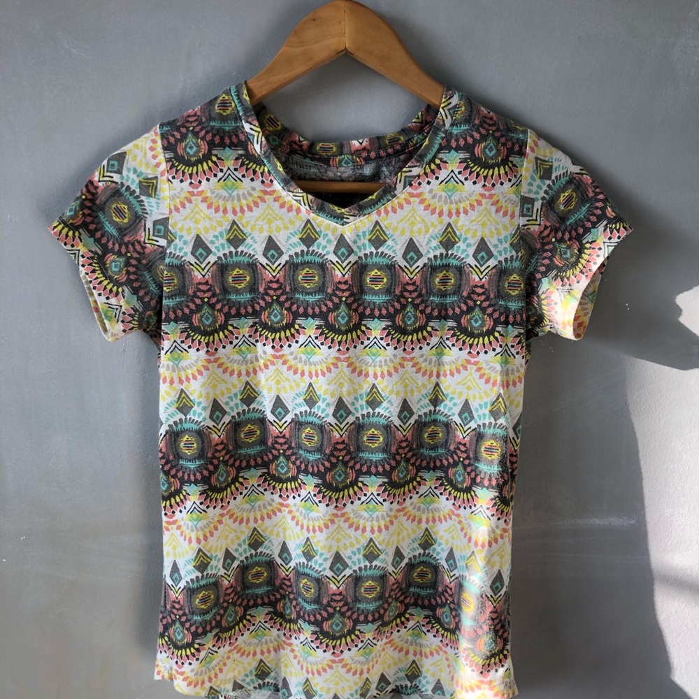 patterned basic tee